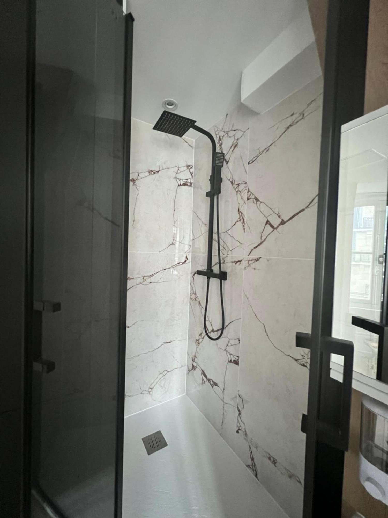 Batignolles, Montmartre Chambre 12M2 , Metro 13 Et 14 Paris Exterior photo