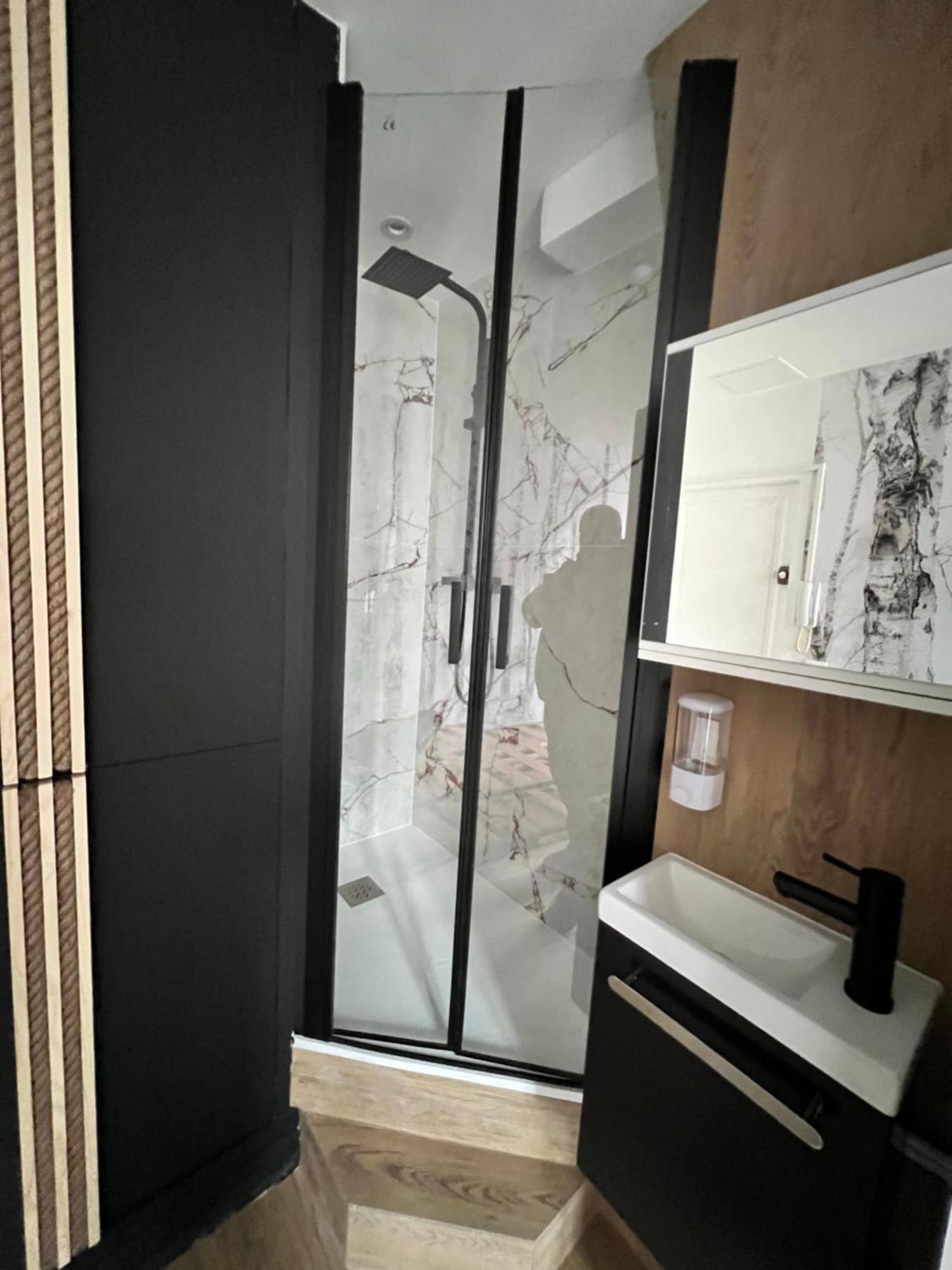 Batignolles, Montmartre Chambre 12M2 , Metro 13 Et 14 Paris Exterior photo