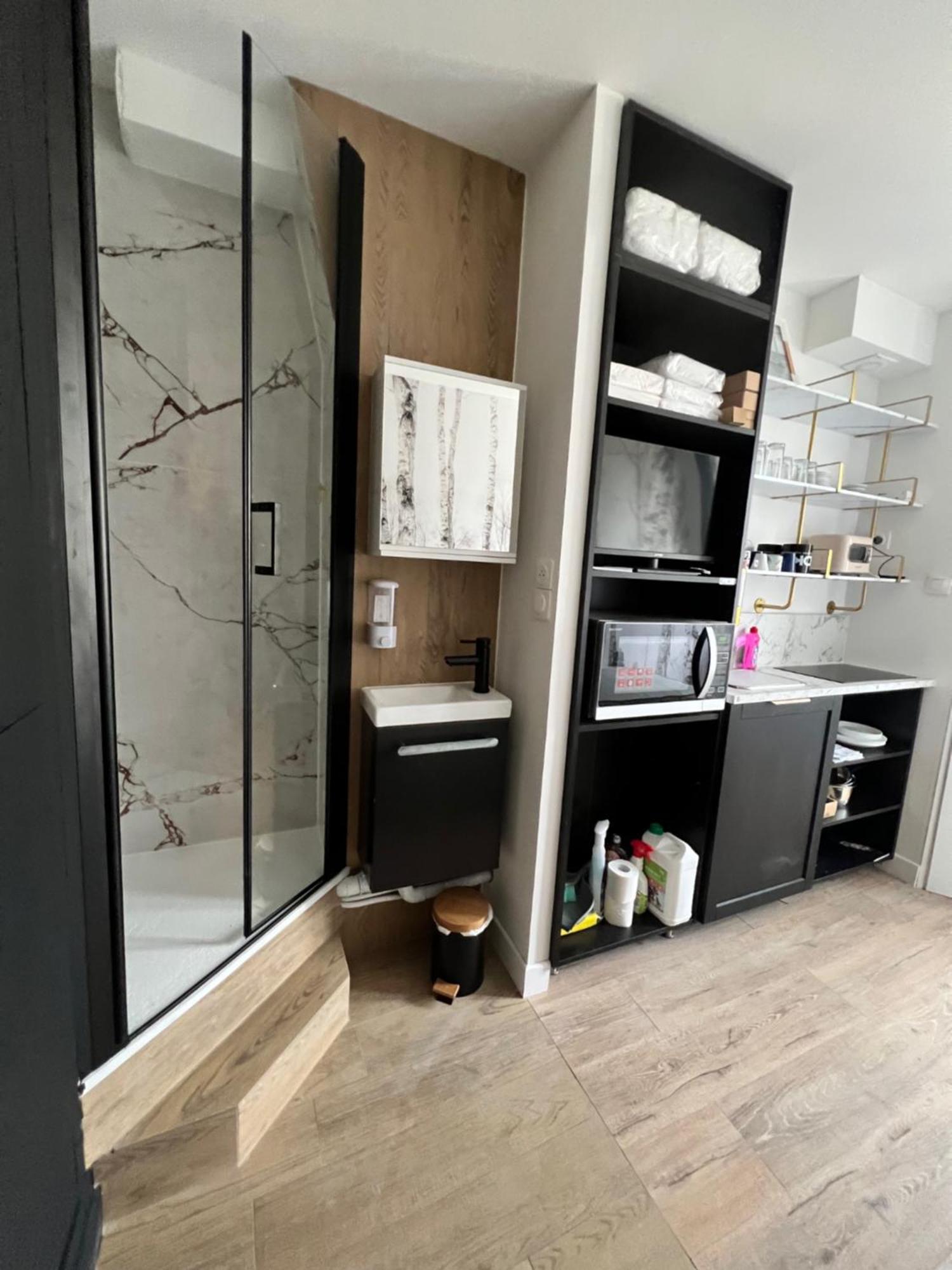 Batignolles, Montmartre Chambre 12M2 , Metro 13 Et 14 Paris Exterior photo